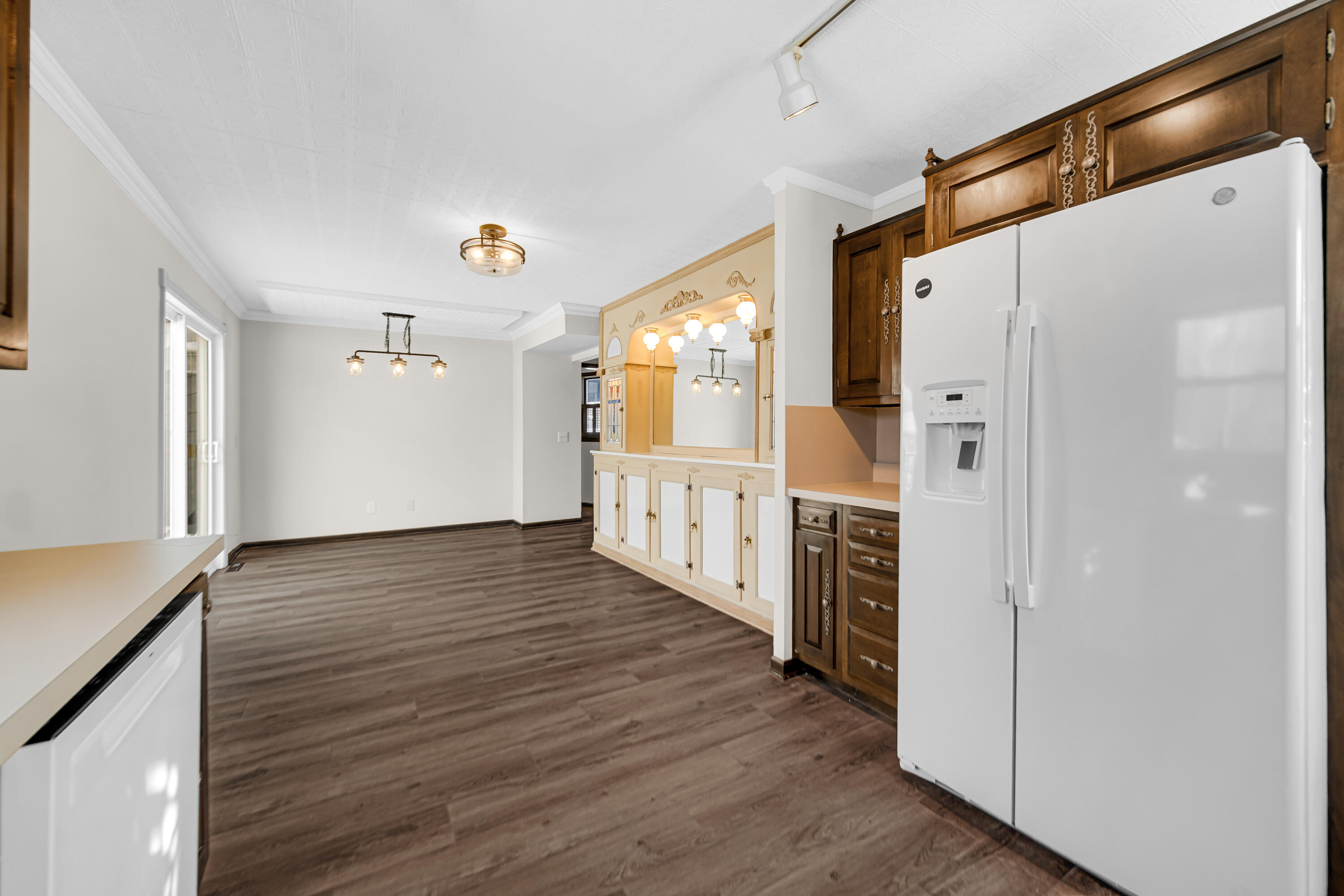 2044 Hidden Valley Drive Crown Point, IN 46307 - Photo 10 of 31 3000x2000