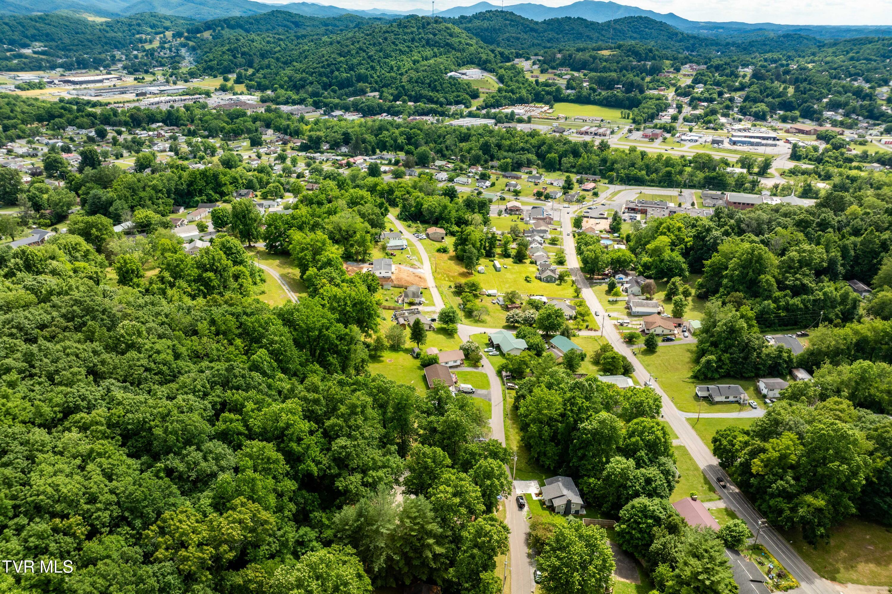 1113 Berry Road Elizabethton, TN 37643 - Photo 45 of 88 1113 Berry Rd (6 of 89)