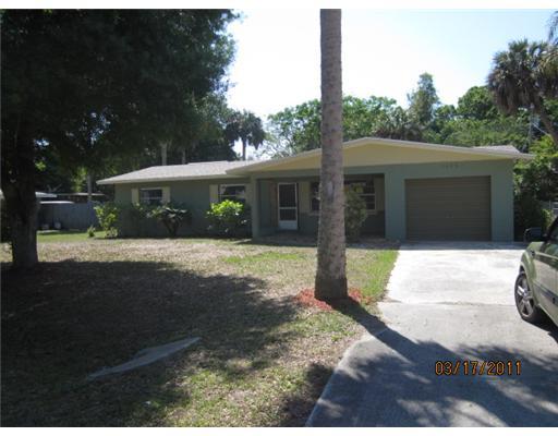 7405 Roberts Road Fort Pierce, FL 34951 - Photo 1 of 13 Primary Photo