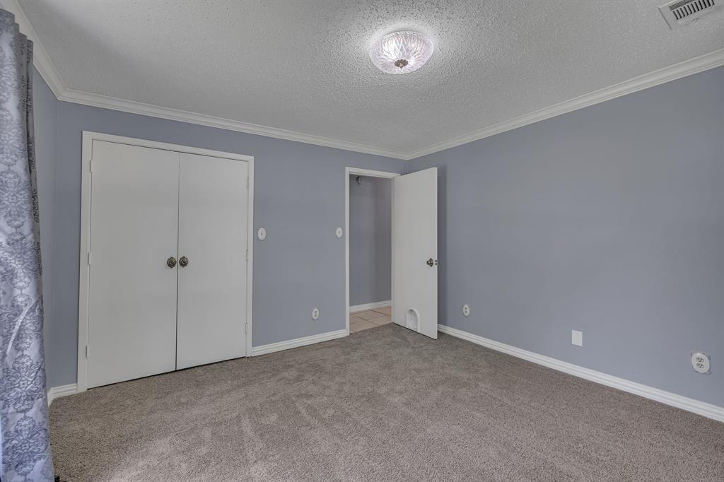 401 Magnolia Street Arlington, TX 76012 - Photo 16 of 32