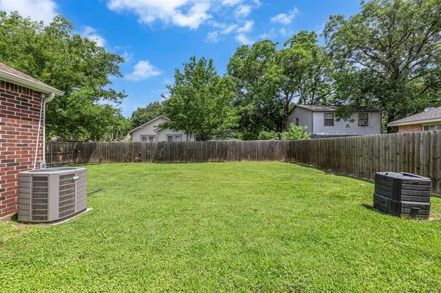 $319,900 | 401 Magnolia Street, Arlington, TX 76012