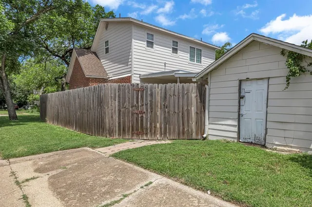 $319,900 | 401 Magnolia Street, Arlington, TX 76012