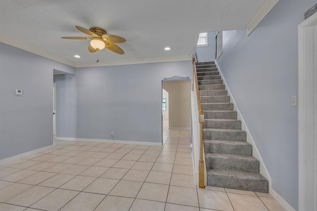 401 Magnolia Street Arlington, TX 76012 - Photo 7 of 32