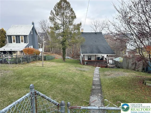 $2,300 | 2308 North Lehigh Avenue, Whitehall, PA 18052