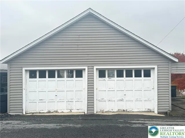 $2,300 | 2308 North Lehigh Avenue, Whitehall, PA 18052