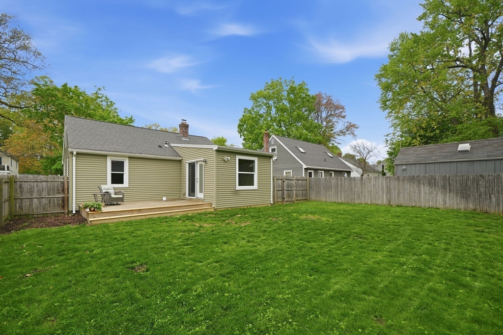 23 Gilman Street Springfield, MA 01118 - Photo 3 of 41