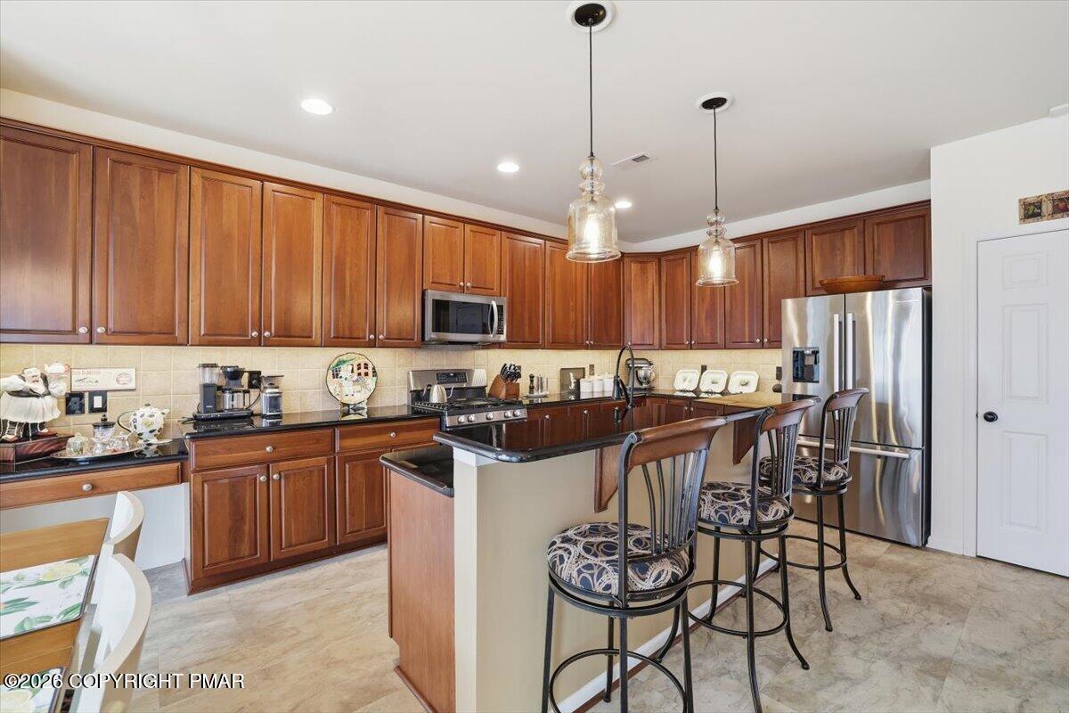 1733 Big Ridge Drive East Stroudsburg, PA 18302 - Photo 11 of 51 Kitchen