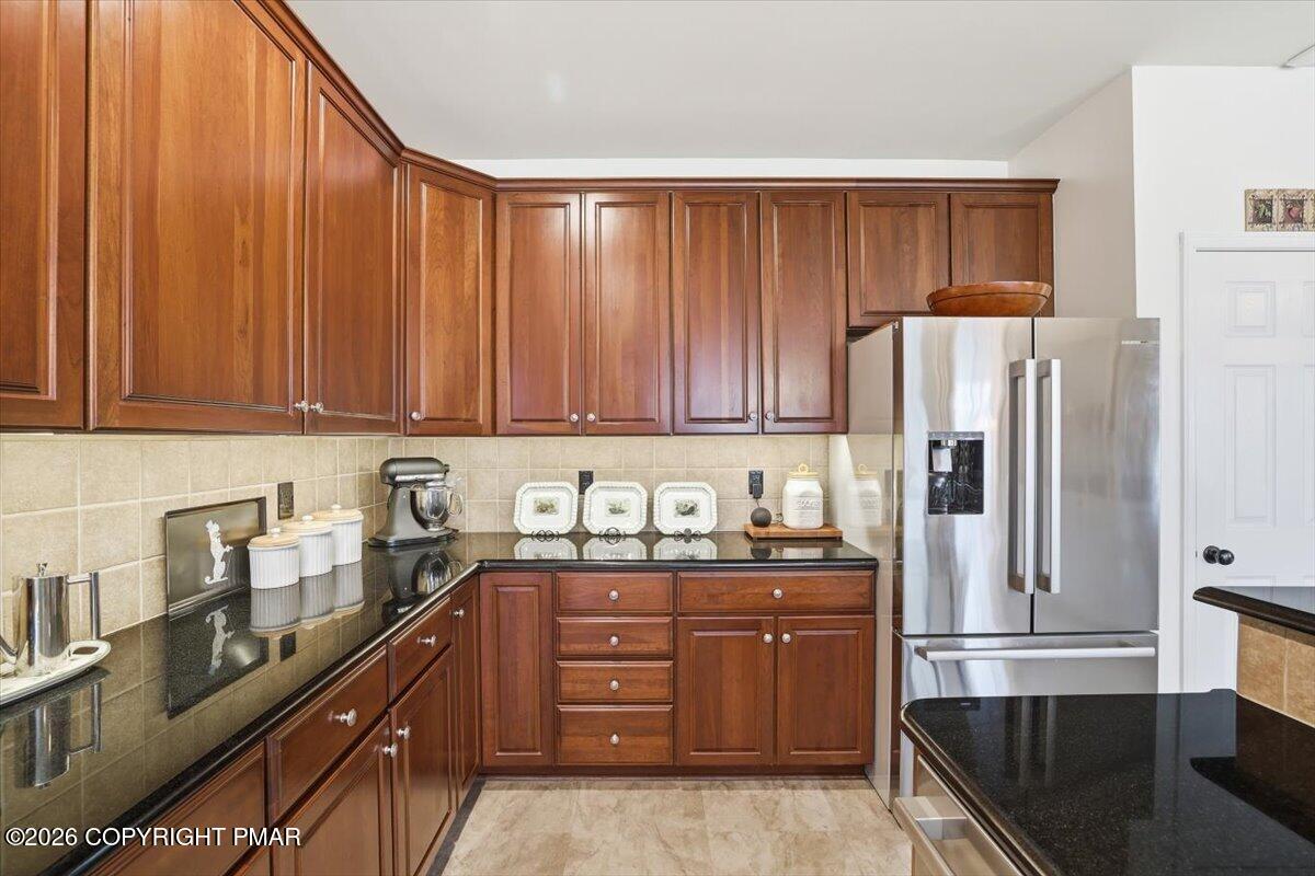 1733 Big Ridge Drive East Stroudsburg, PA 18302 - Photo 14 of 51 Kitchen