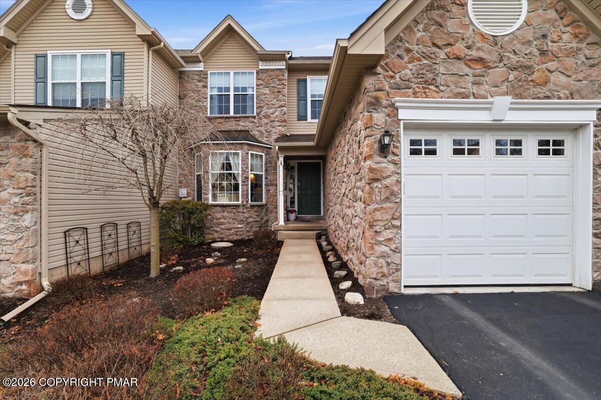 1733 Big Ridge Drive East Stroudsburg, PA 18302 - Photo 2 of 51 1733 Big Ridge Dr