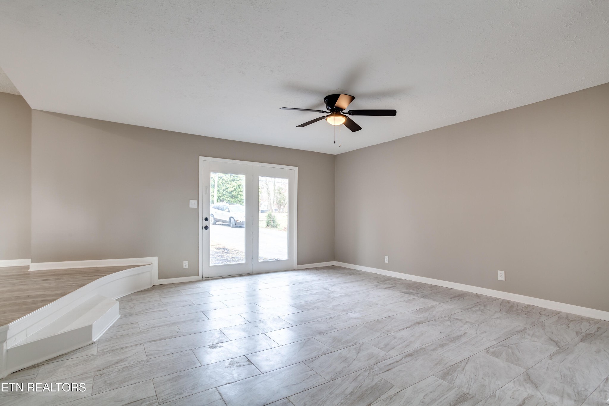 5715 Brown Gap Road Knoxville, TN 37918 - Photo 13 of 37 a view of an empty room with a window