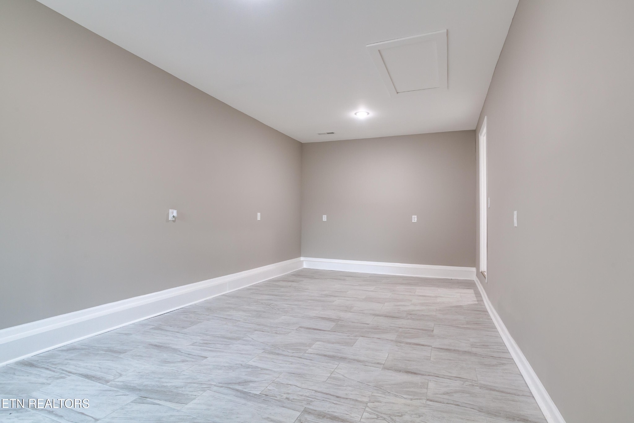 5715 Brown Gap Road Knoxville, TN 37918 - Photo 18 of 37 a view of an empty room