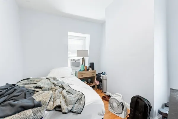 $5,800 | 651 East 7th Street, Unit 2, Boston, MA 02127