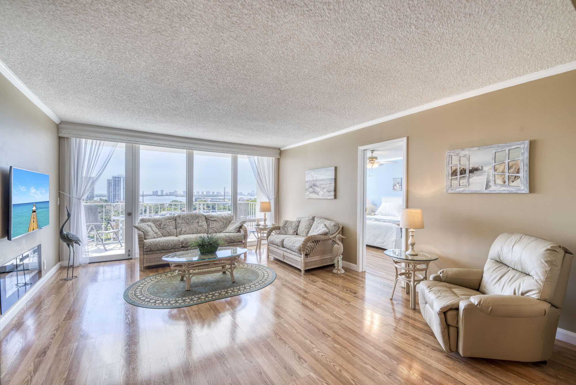 336 Golfview Road, Unit 1011 North Palm Beach, FL 33408 - Photo 7 of 43 009