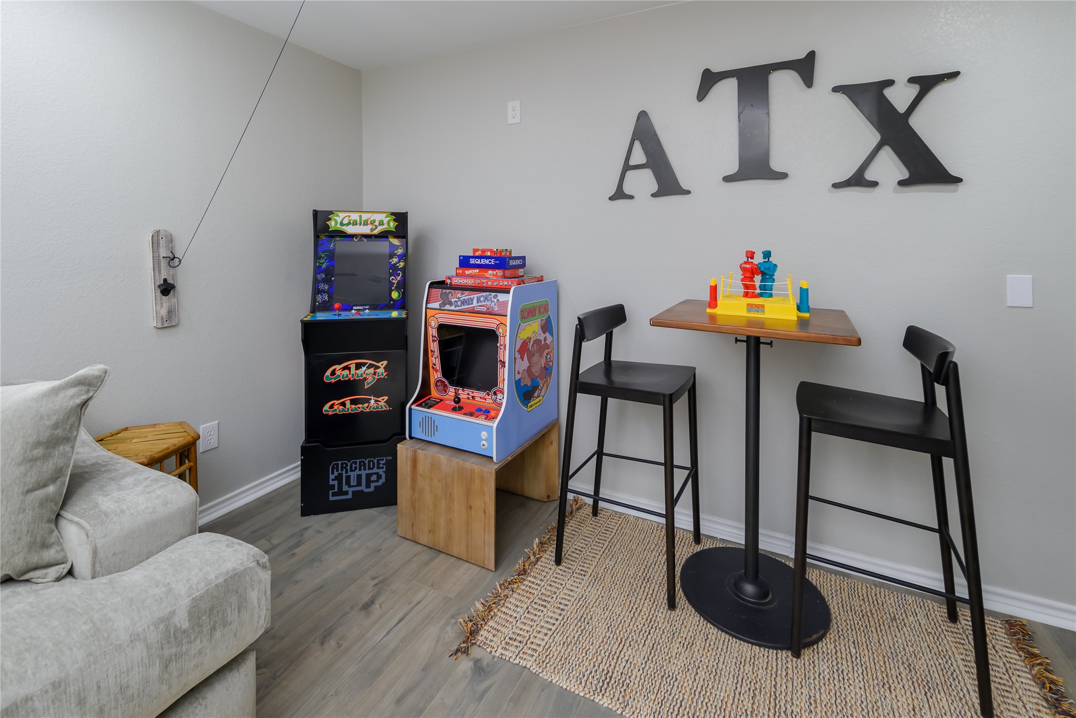 1651 Chippeway Lane Austin, TX 78745 - Photo 12 of 26 a living room with furniture