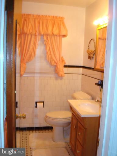 5400 Park Road Brooklyn, MD 21225 - Photo 14 of 30 Bath #1