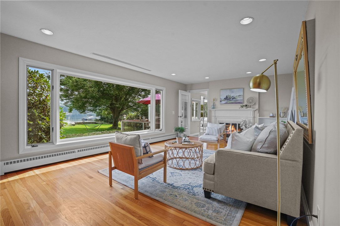 397 County Road Barrington, RI 02806 - Photo 12 of 45 Living Room