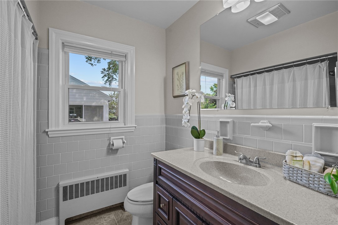 397 County Road Barrington, RI 02806 - Photo 28 of 45 Full Bath