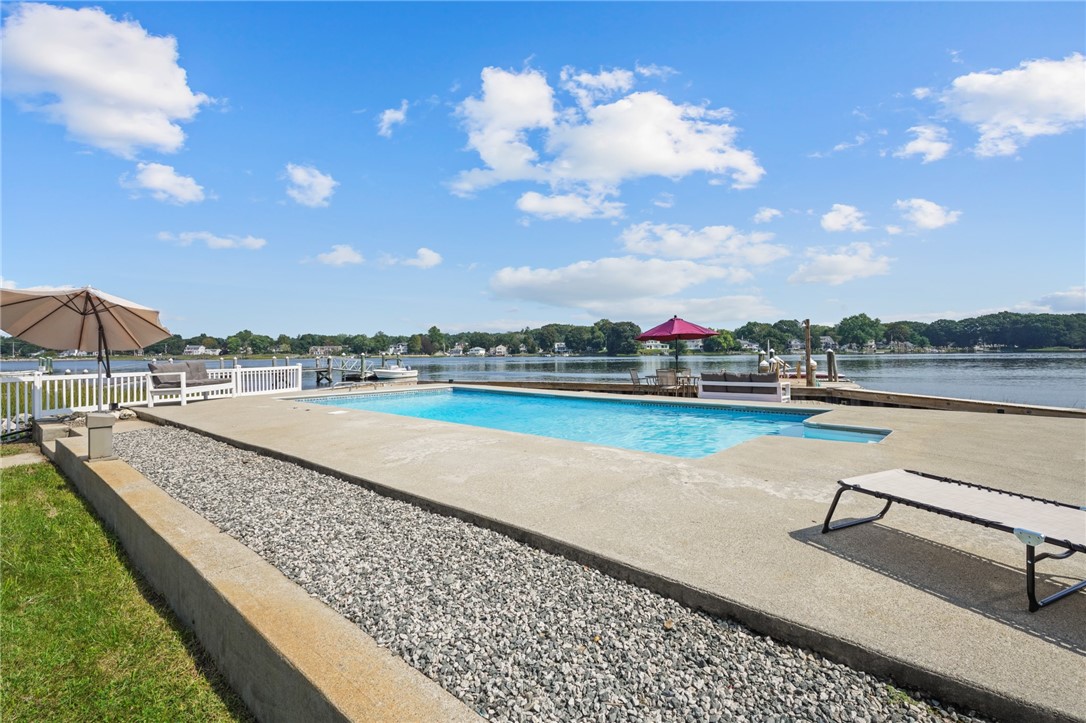 397 County Road Barrington, RI 02806 - Photo 43 of 45