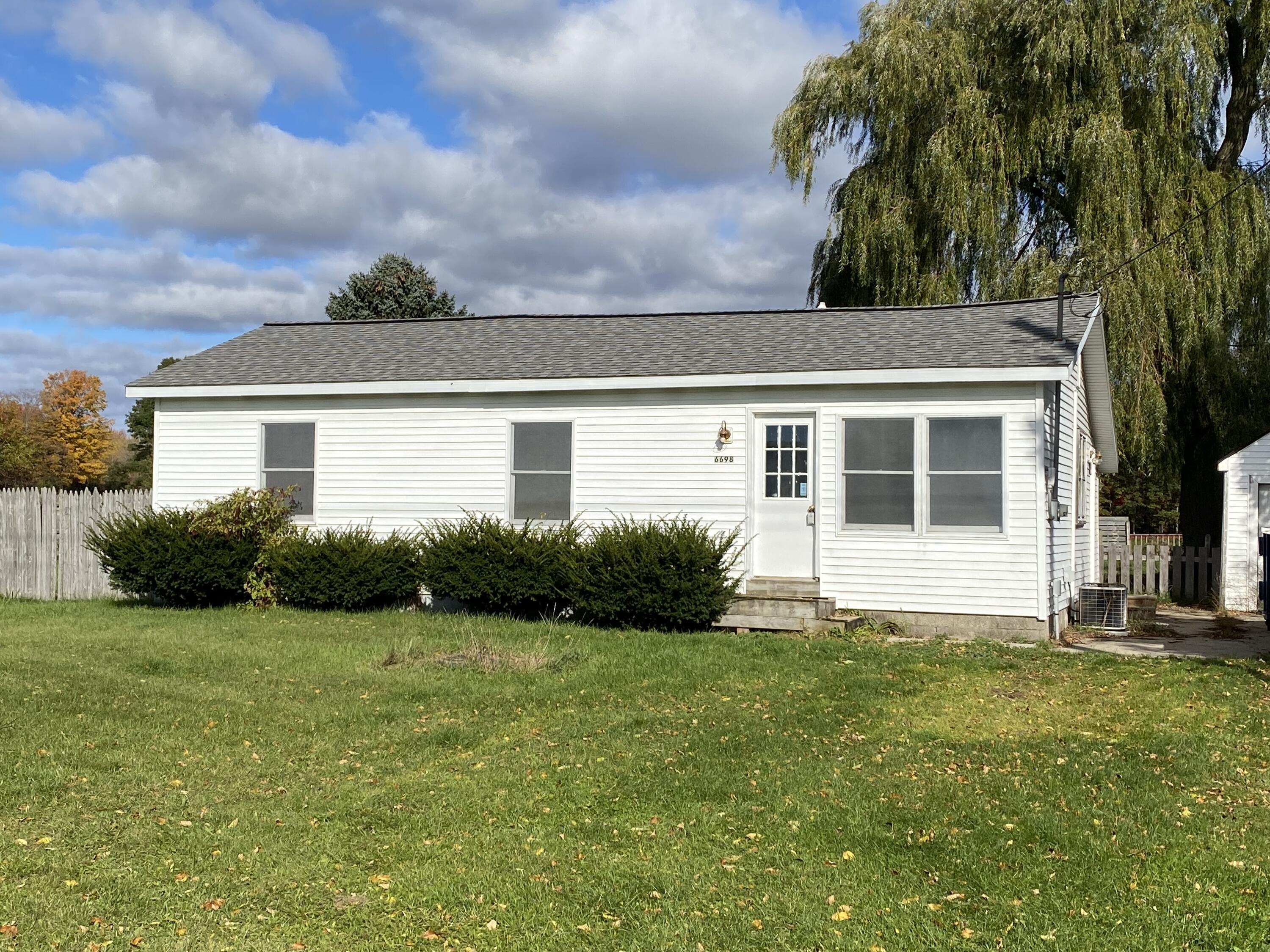 6698 West Webster Road Montague, MI 49437 - Photo 2 of 16 IMG_8487
