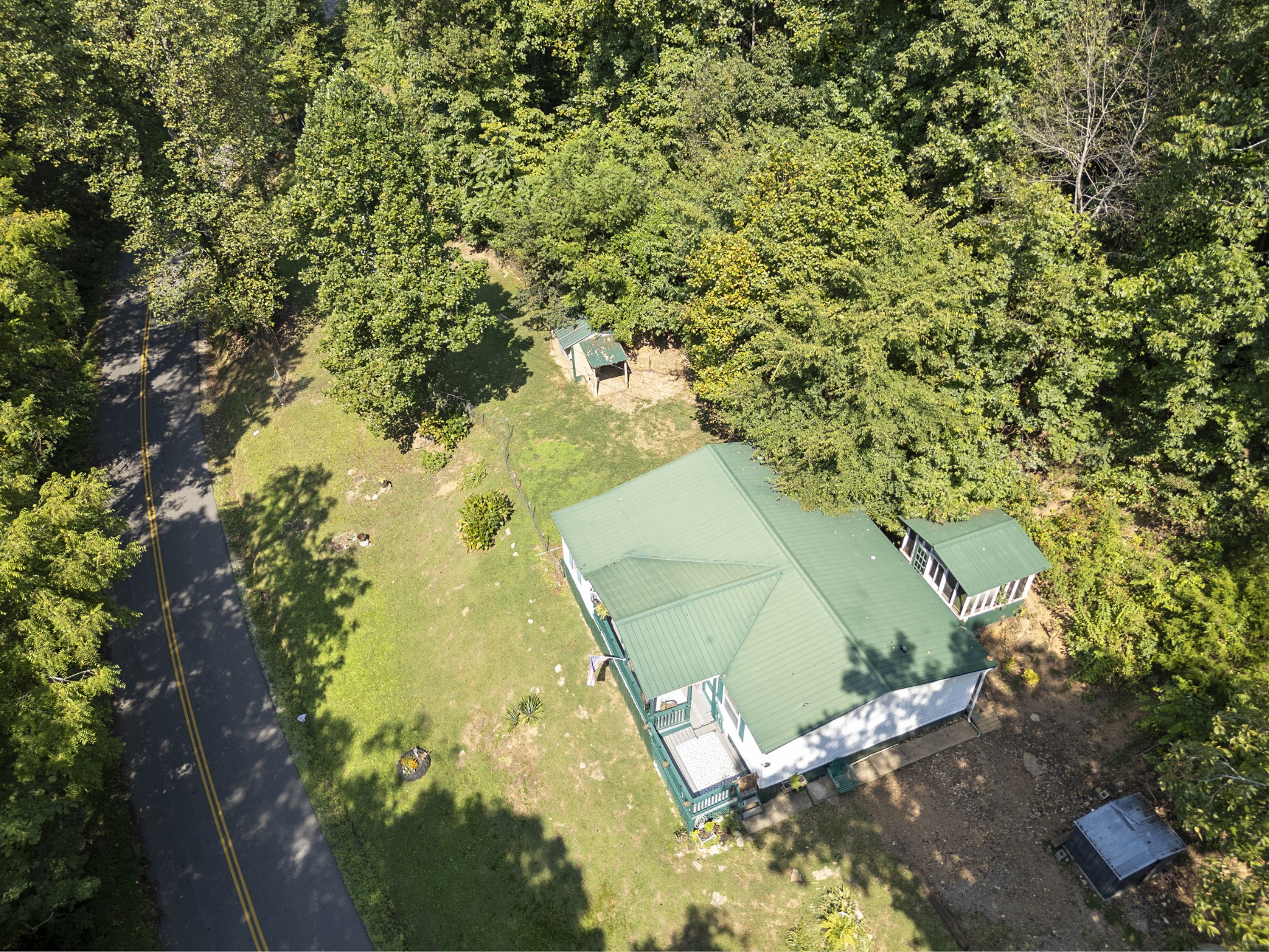 87 Ballard Hollow Road Taft, TN 38488 - Photo 2 of 27