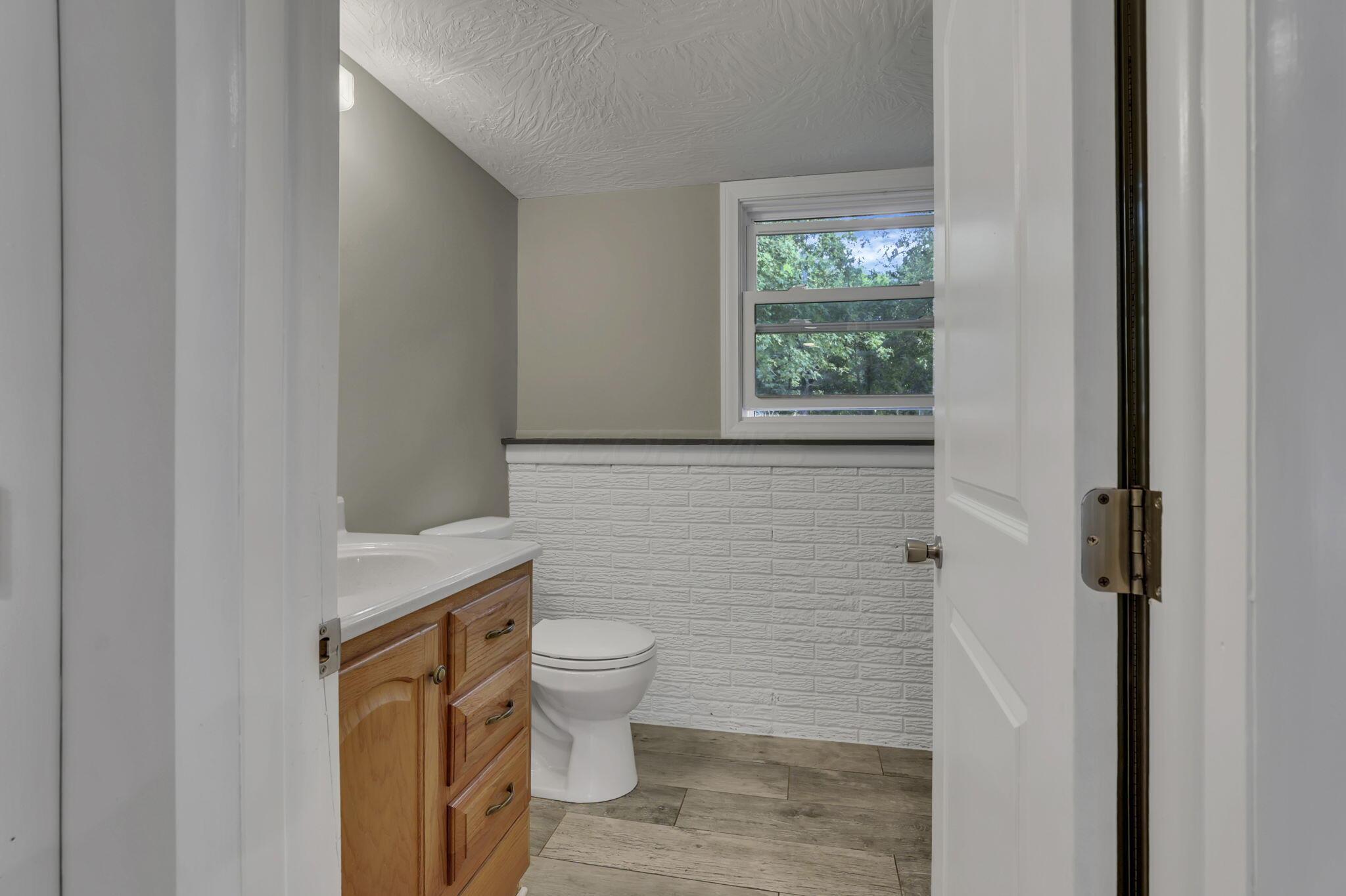 9240 Sycamore Road Mount Vernon, OH 43050 - Photo 21 of 49 29-web-or-mls-011A3899 - Copy