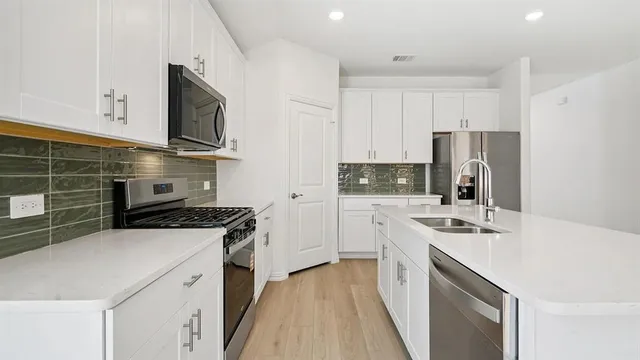 $2,295 | 710 Edgehurst Drive, McKinney, TX 75071