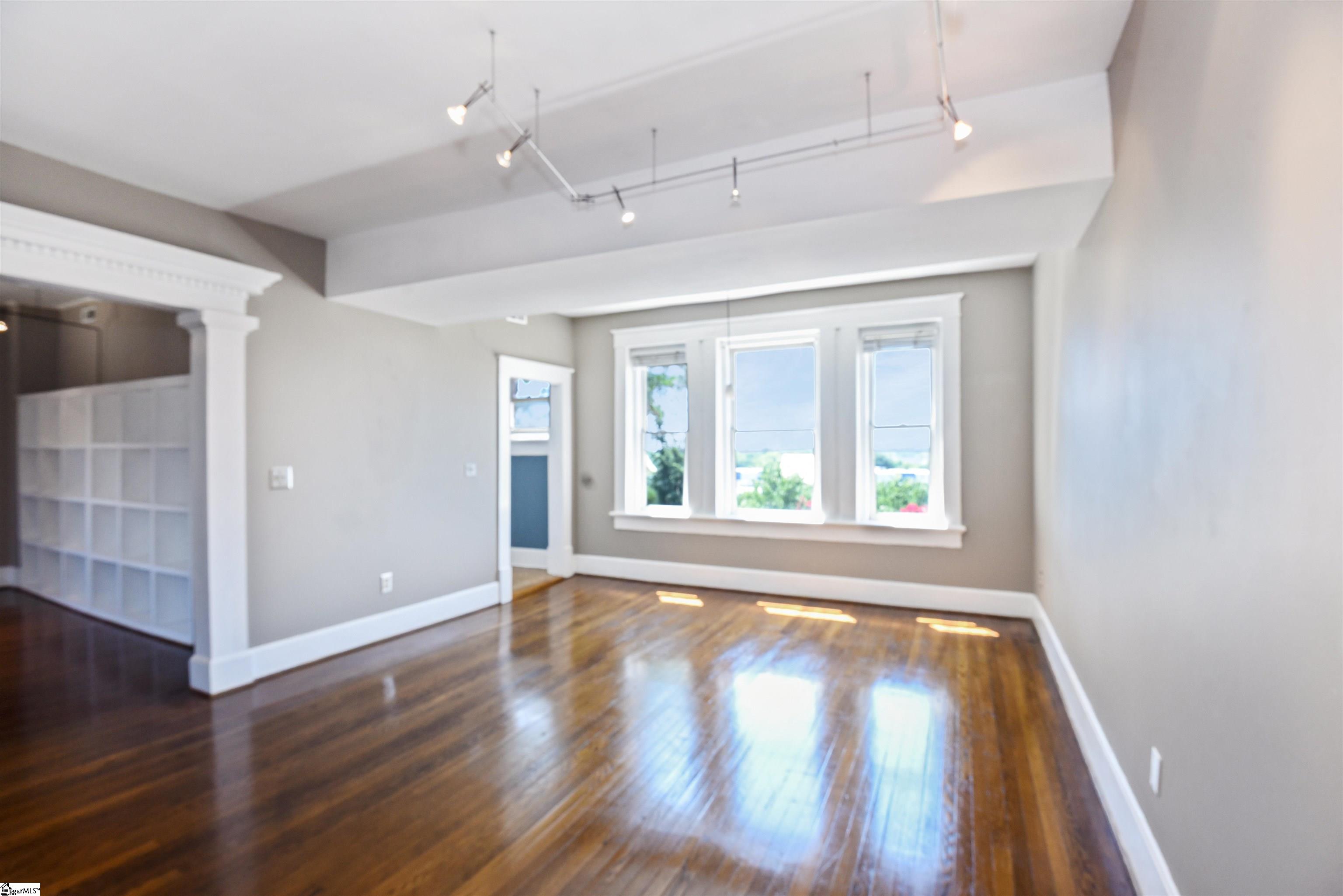 400 East Washington Street Greenville, SC 29601 - Photo 9 of 24