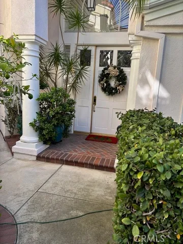 a view of a entryway of the house