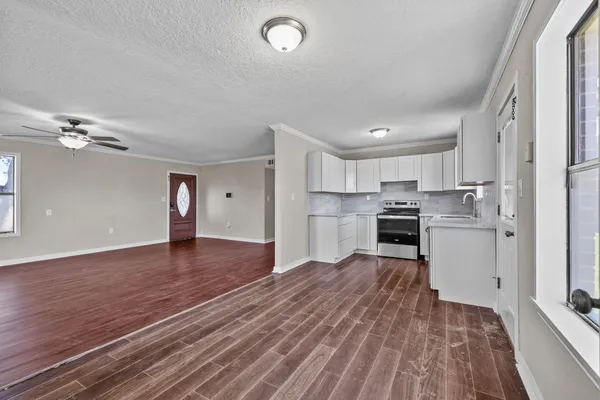 $239,999 | 1706 Avenue A, Danbury, TX 77534