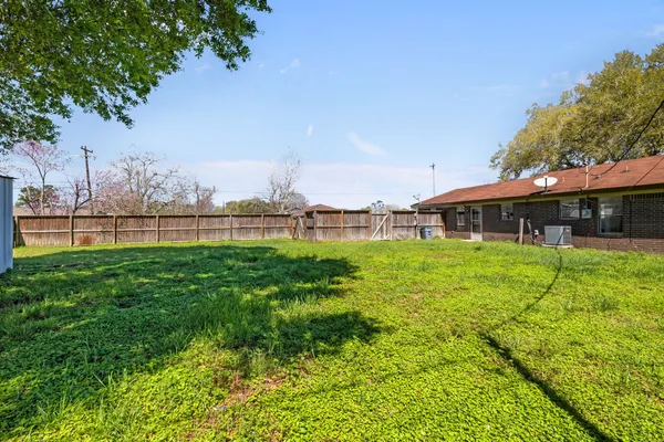 $239,999 | 1706 Avenue A, Danbury, TX 77534