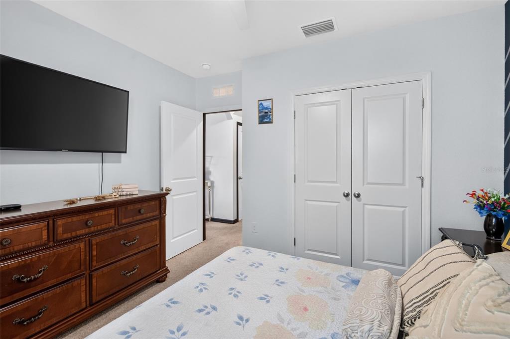 7043 Silverado Ranch Boulevard Zephyrhills, FL 33541 - Photo 34 of 38