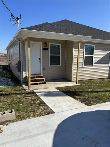 $1,200 | 716 Columbus Street, Unit A & B, Galena, KS 66739