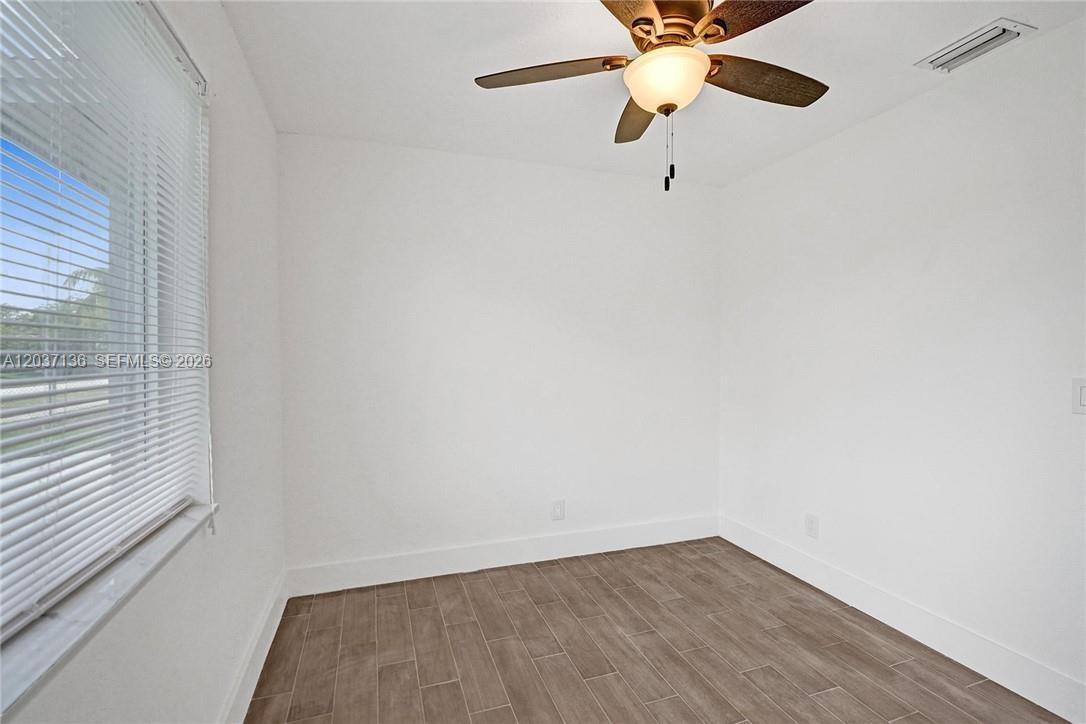 5701 Southwest 37th Street Davie, FL 33314 - Photo 8 of 11