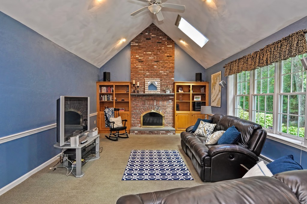 58 Jefferson Road Franklin, MA 02038 - Photo 6 of 30 Gallery Image 6
