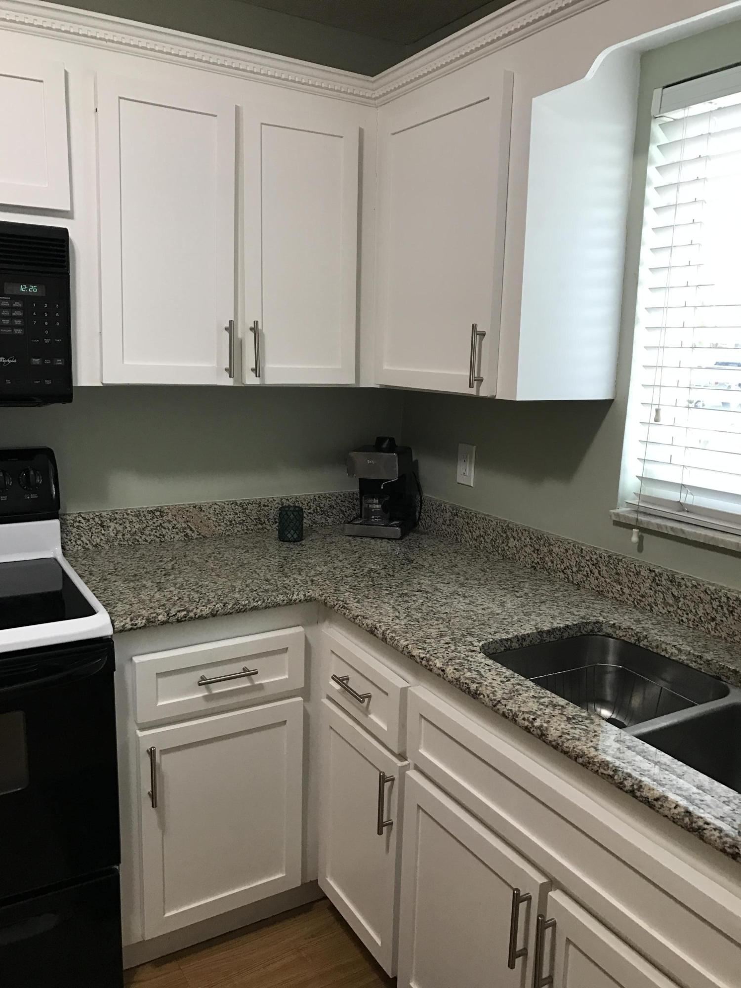 315 Pineview Road Jupiter, FL 33469 - Photo 20 of 42 Updated Kitchen