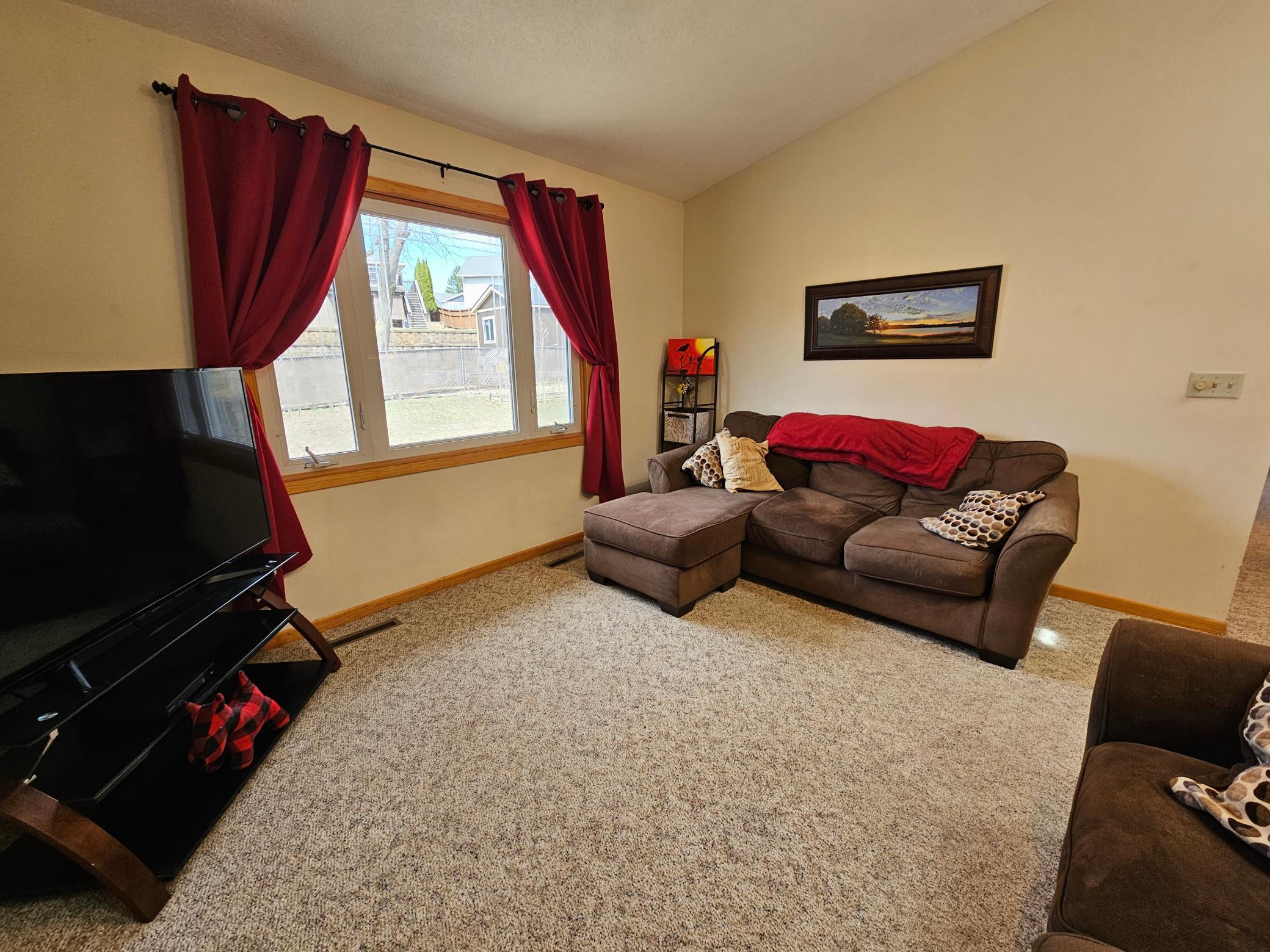 2433 60th Street Northwest Rochester, MN 55901 - Photo 9 of 21