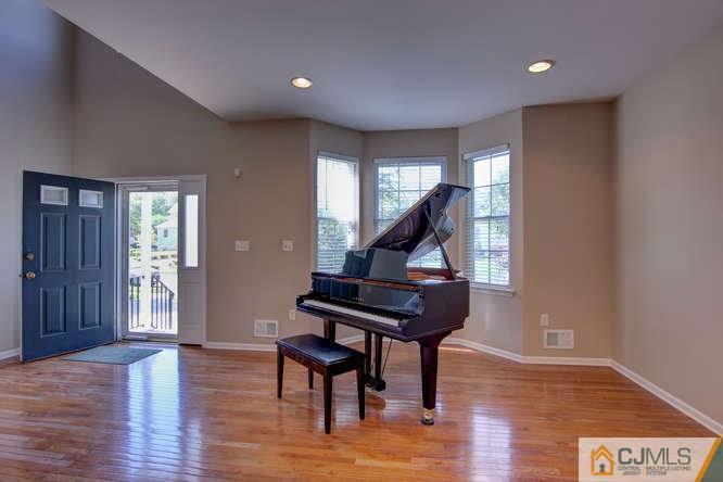 20 Champlain Road Monmouth Junction, NJ 08852 - Photo 4 of 25 Gallery Image 4