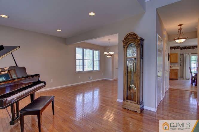 20 Champlain Road Monmouth Junction, NJ 08852 - Photo 5 of 25 Gallery Image 5