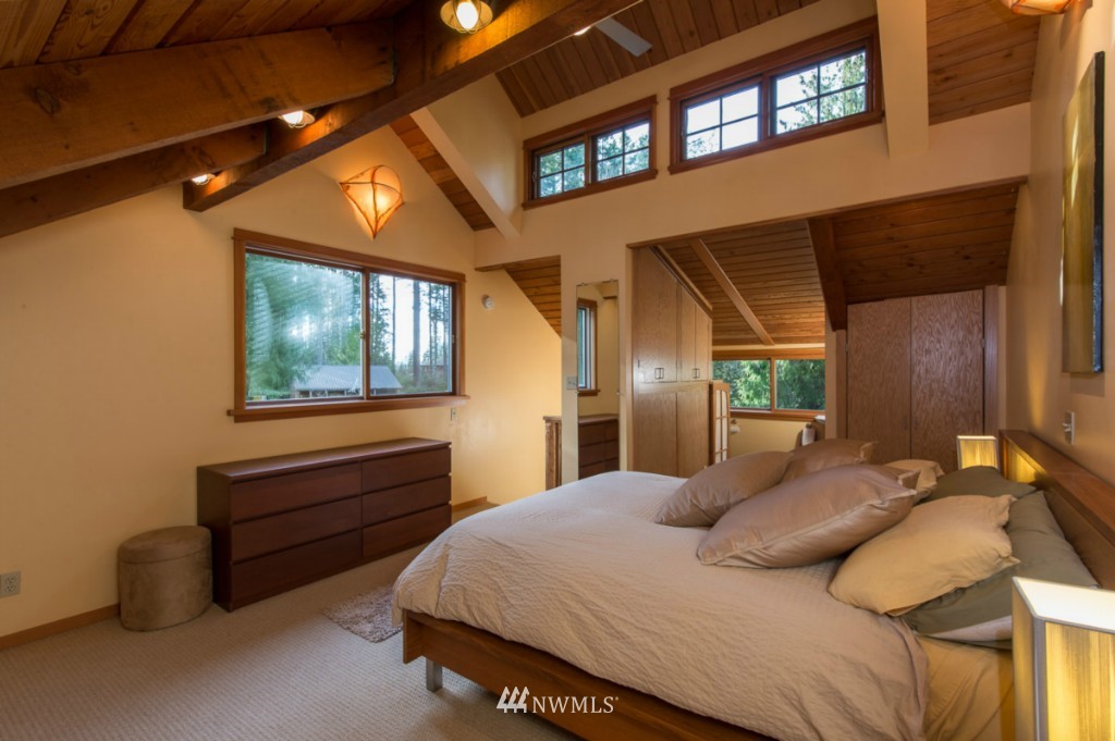 22738 Carey Road Southwest Vashon, WA 98070 - Photo 7 of 15