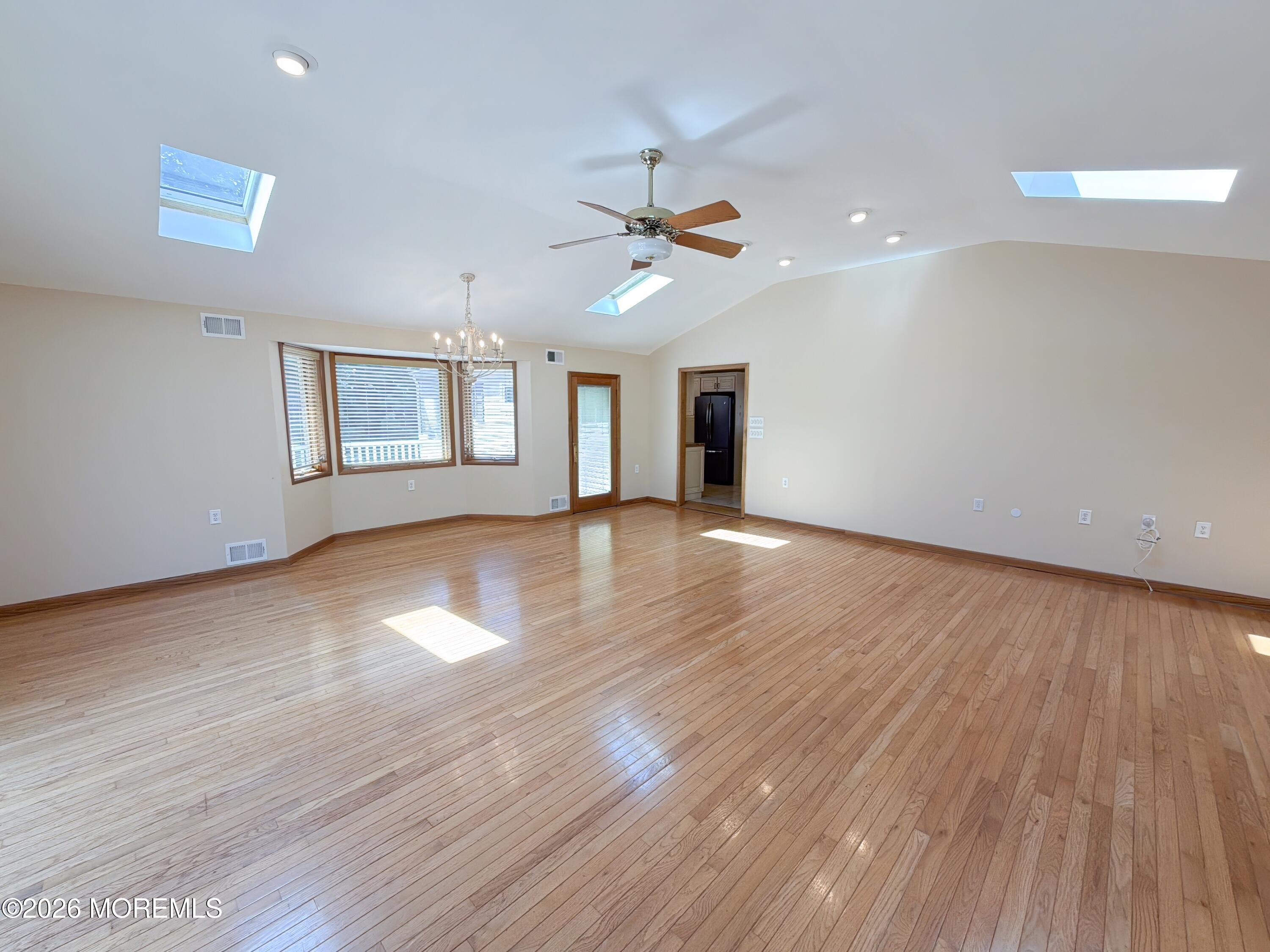 4 Glen Road Howell, NJ 07731 - Photo 14 of 48 4 Glen Rd Great Room4