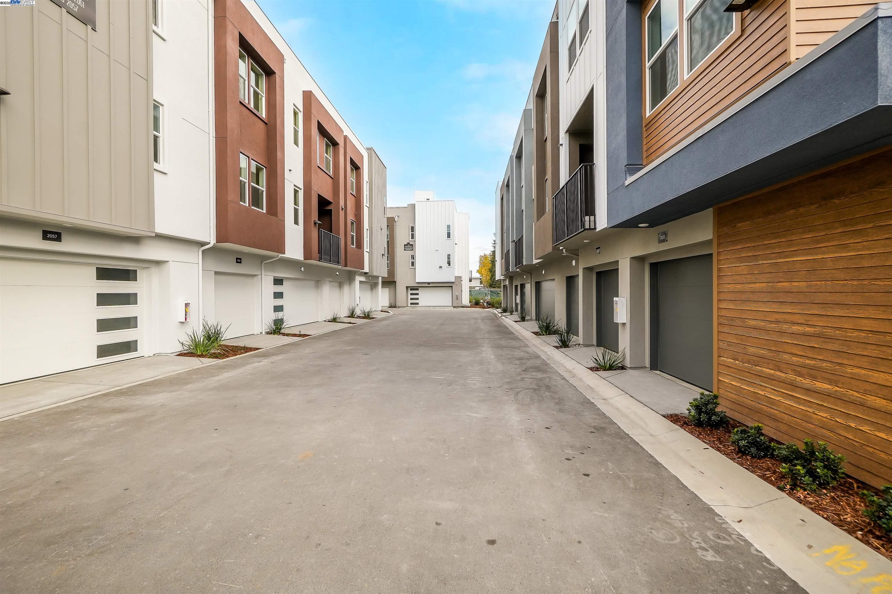 2055 Clement Avenue Alameda, CA 94501 - Photo 13 of 52