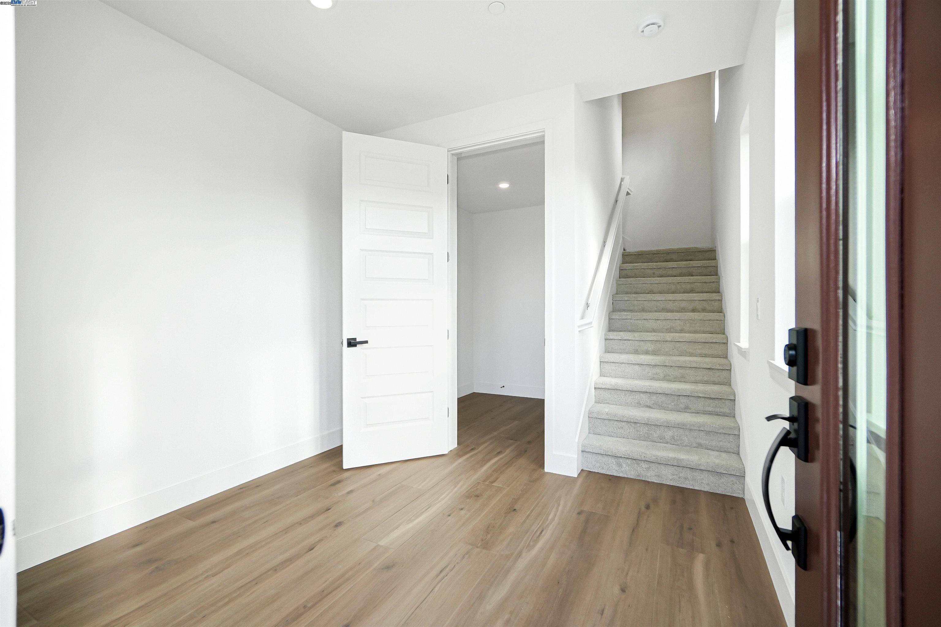 2055 Clement Avenue Alameda, CA 94501 - Photo 15 of 52