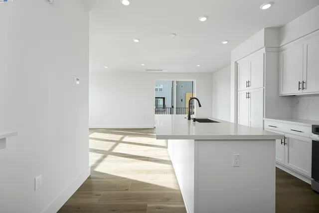 $990,360 | 2055 Clement Avenue, Alameda, CA 94501