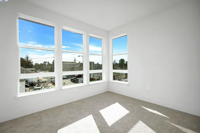 $990,360 | 2055 Clement Avenue, Alameda, CA 94501