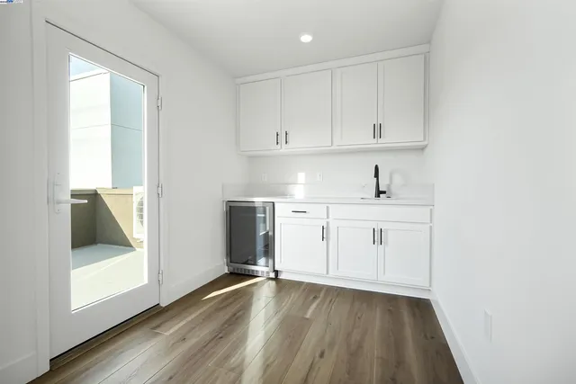 $990,360 | 2055 Clement Avenue, Alameda, CA 94501