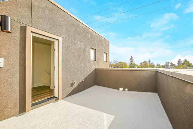 $990,360 | 2055 Clement Avenue, Alameda, CA 94501