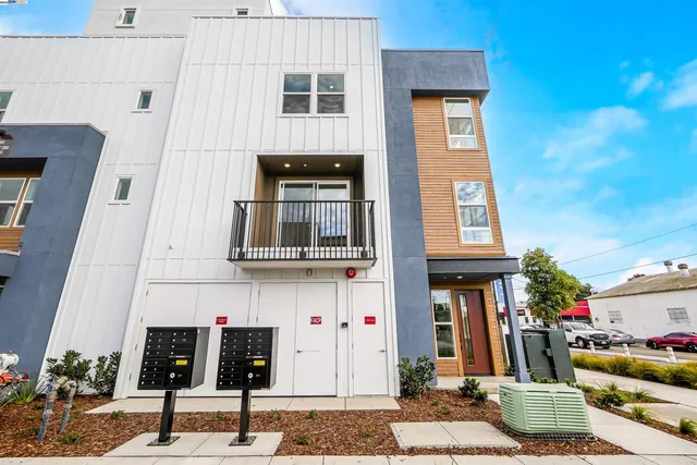 $990,360 | 2055 Clement Avenue, Alameda, CA 94501