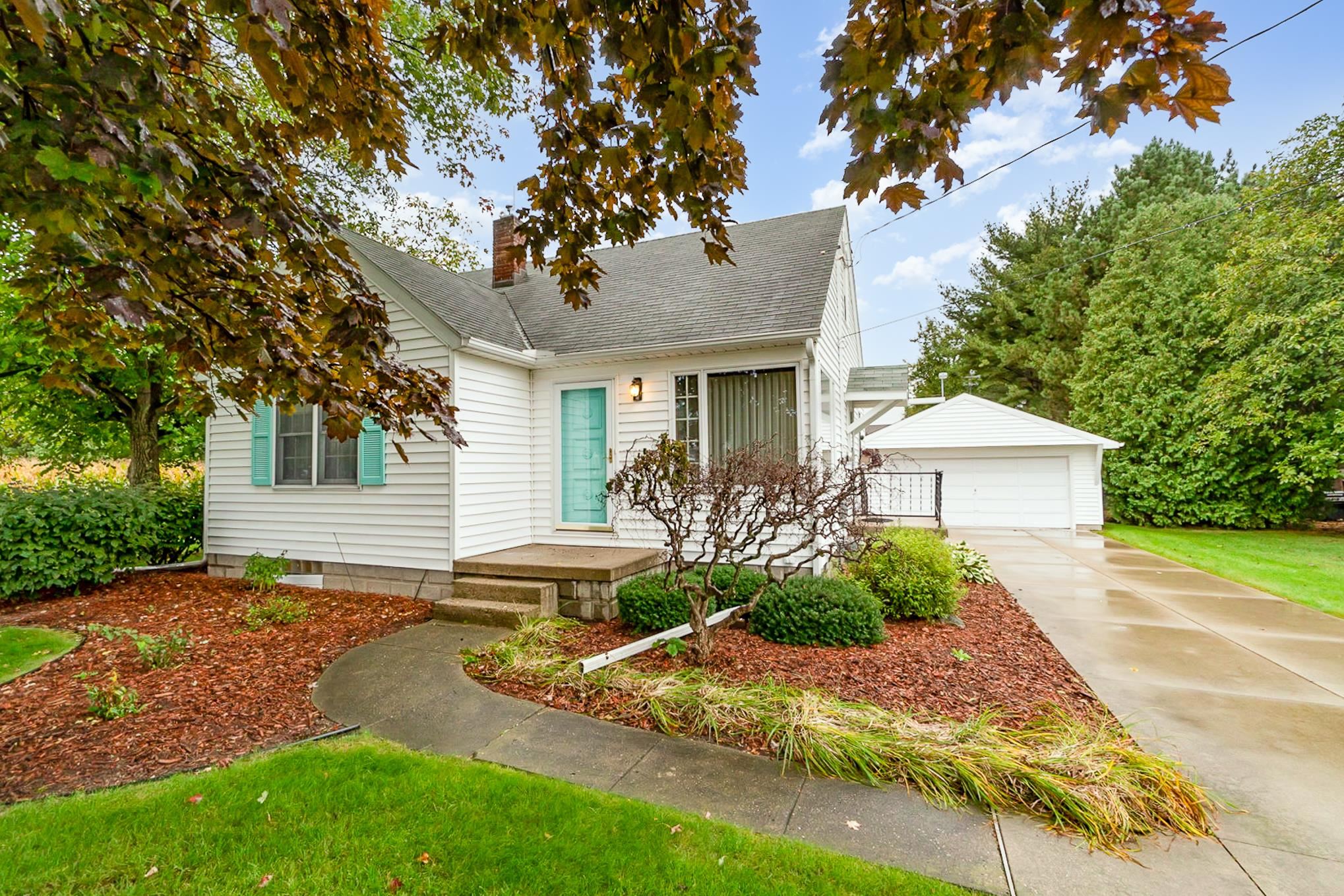 4792 3 Mile Road Bay City, MI 48706 - Photo 3 of 24 Gallery Image 3