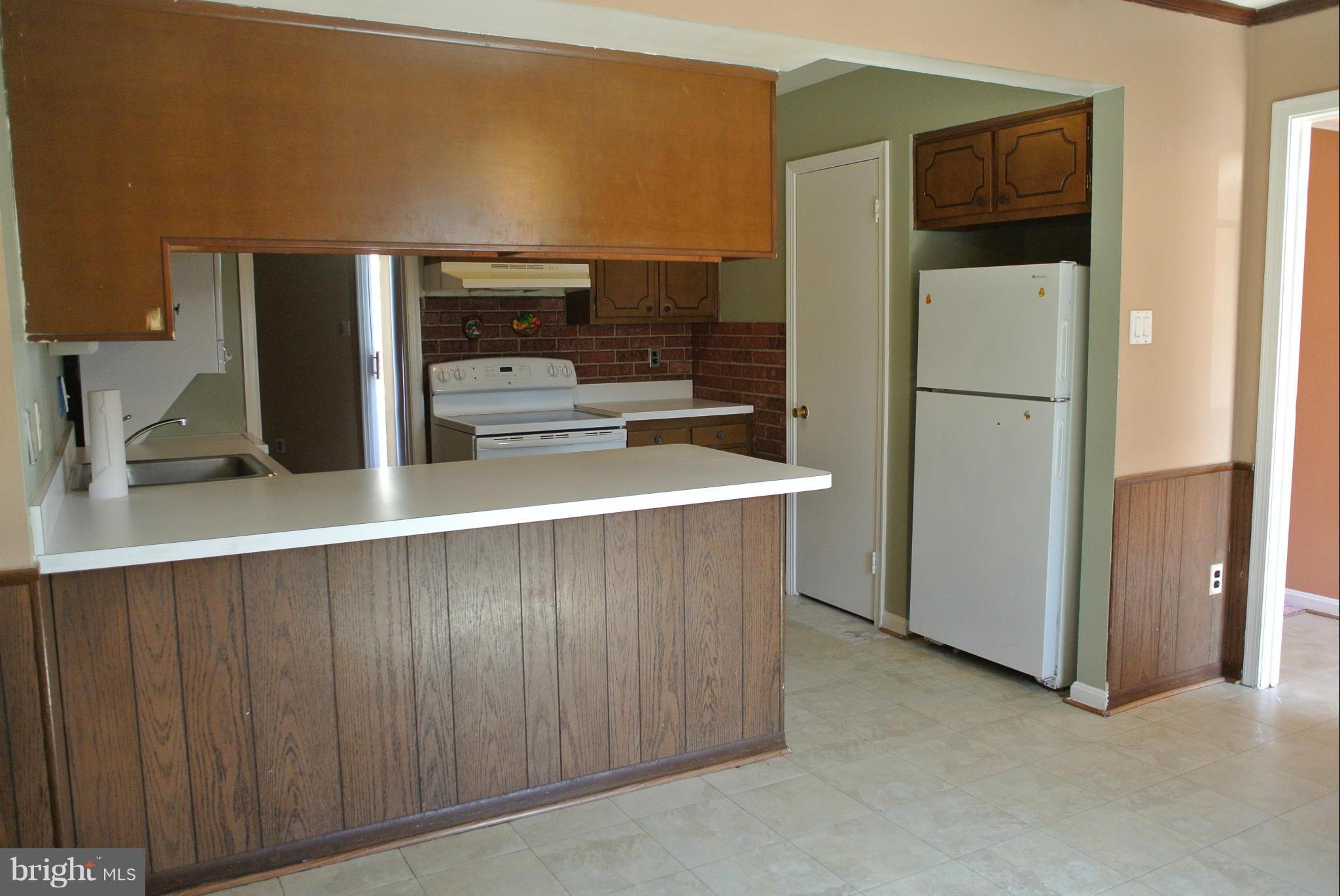 14486 Golden Oak Road Centreville, VA 20121 - Photo 5 of 15 Kitchen