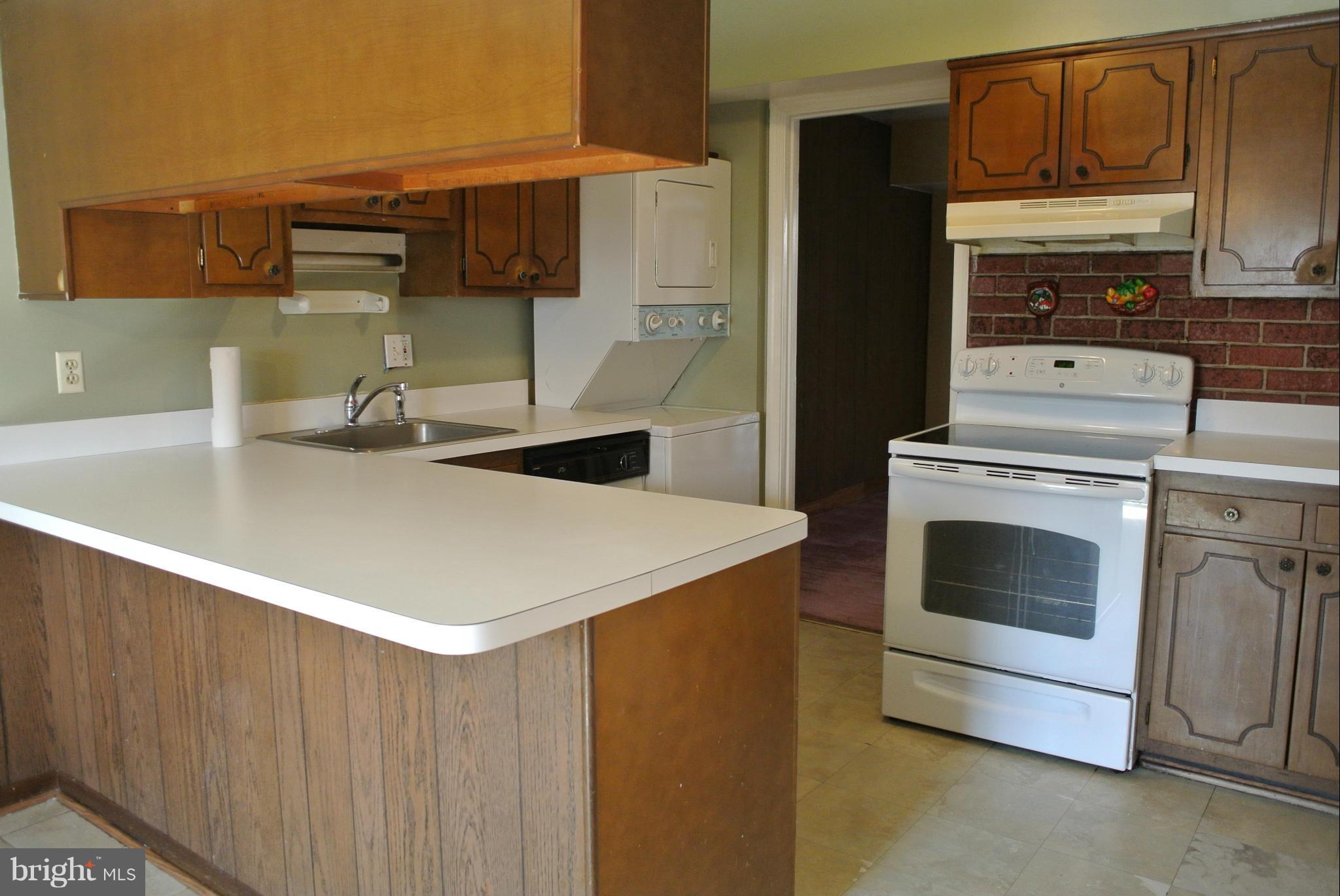 14486 Golden Oak Road Centreville, VA 20121 - Photo 6 of 15 Kitchen